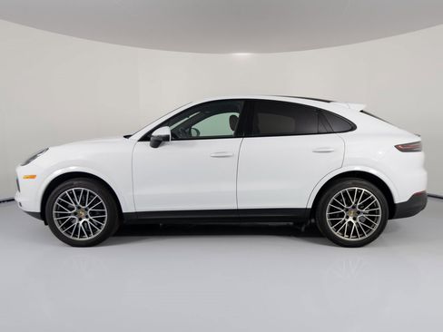 Certified 2023 Porsche Cayenne Platinum Edition image 7