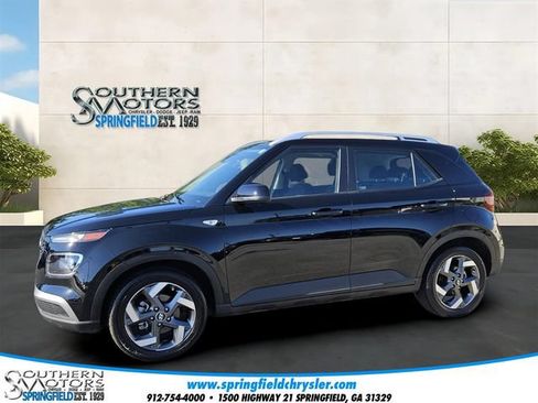 Used 2024 Hyundai Venue SEL FWD image 1