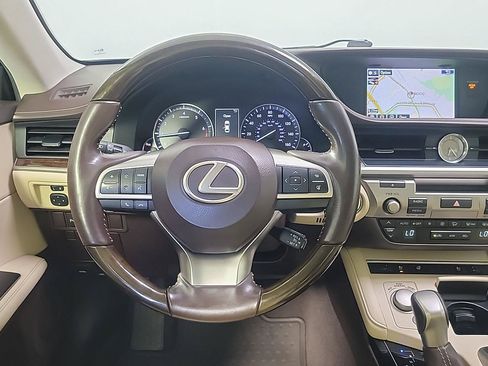 Used 2016 Lexus ES 350 w/ Navigation System Package FWD image 21