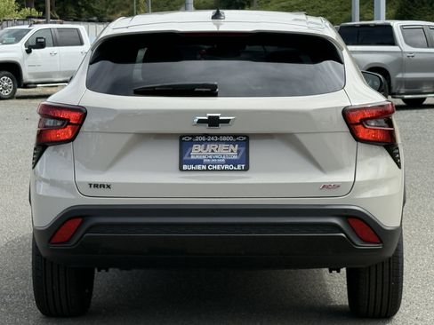 New 2026 Chevrolet Trax RS w/ Driver Confidence Package FWD image 4