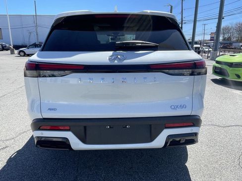 Certified 2025 INFINITI QX60 Luxe w/ Vision Package AWD/4WD image 4