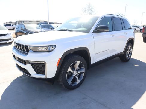 New 2026 Jeep Grand Cherokee Limited AWD/4WD image 11
