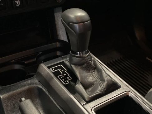 Used 2020 Toyota Tacoma TRD Sport w/ Technology Package image 21