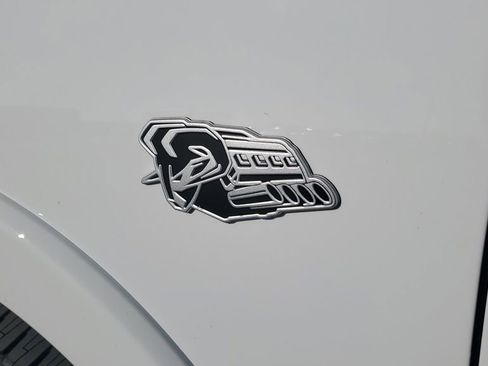 New 2026 RAM 1500 4x4 Crew Cab image 8