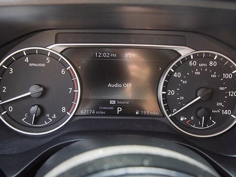 Used 2023 Nissan Rogue SV FWD image 13