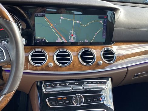 Used 2017 Mercedes-Benz E 300 4MATIC image 14
