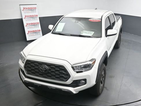 Used 2022 Toyota Tacoma TRD Off-Road w/ Technology Package image 25