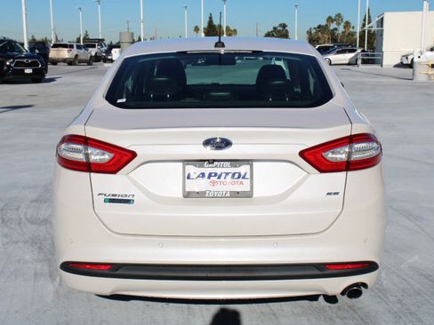 Used 2014 Ford Fusion Energi SE w/ Driver Assist Package image 4