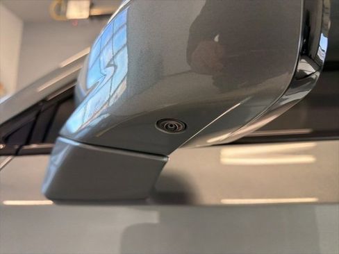 Used 2023 Cadillac XT6 Sport w/ Technology Package image 13