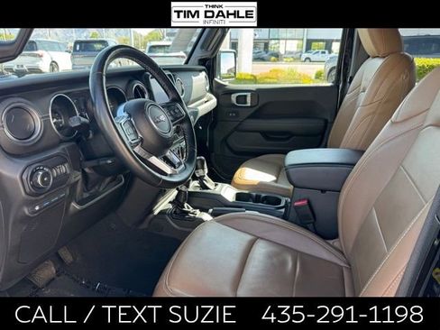 Used 2022 Jeep Wrangler Unlimited Sahara w/ Cold Weather Group AWD/4WD image 10