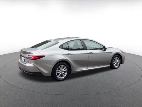 Used 2025 Toyota Camry LE image 14
