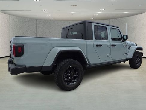 Used 2023 Jeep Gladiator Willys image 3