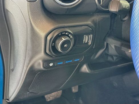 Used 2023 Jeep Wrangler Unlimited Sahara AWD/4WD image 11