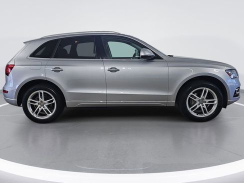 Used 2016 Audi Q5 2.0T Premium Plus w/ Technology Package AWD/4WD image 2