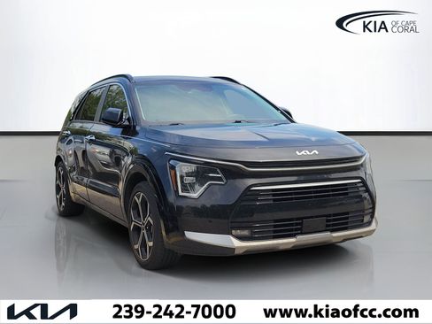 Used 2023 Kia Niro SX Touring FWD image 1