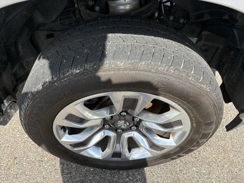 Used 2022 RAM 1500 Limited w/ Cold Weather Group AWD/4WD image 12