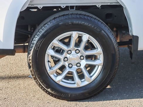 Used 2022 Chevrolet Silverado 1500 LT image 17