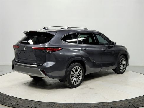 Used 2020 Toyota Highlander Platinum image 7