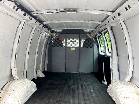 Used 2014 GMC Savana 3500 image 18