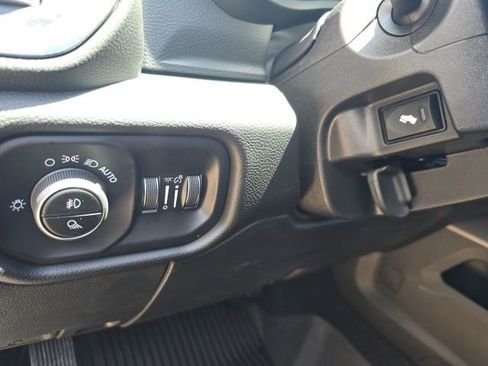 New 2026 RAM 3500 Laramie w/ Max Tow Package AWD/4WD image 18