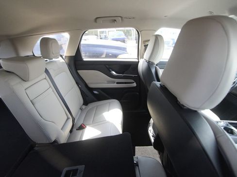 Used 2025 Lincoln Corsair FWD image 19