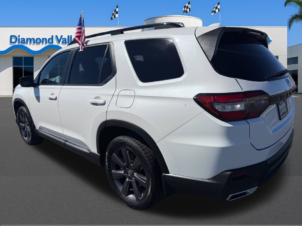 Certified 2025 Honda Pilot Sport image 4