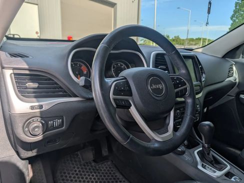 Used 2018 Jeep Cherokee Trailhawk w/ Trailer Tow Group image 7