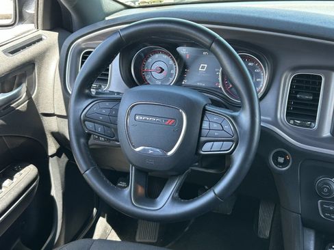 Used 2022 Dodge Charger SXT w/ Driver Convenience Group RWD image 17