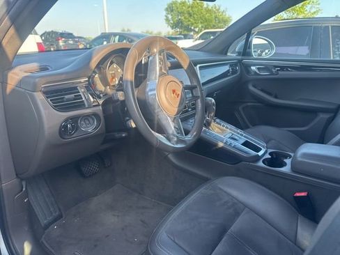 Used 2019 Porsche Macan AWD/4WD image 5