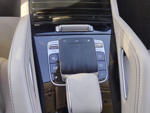 Used 2020 Mercedes-Benz GLE 350 4MATIC image 23