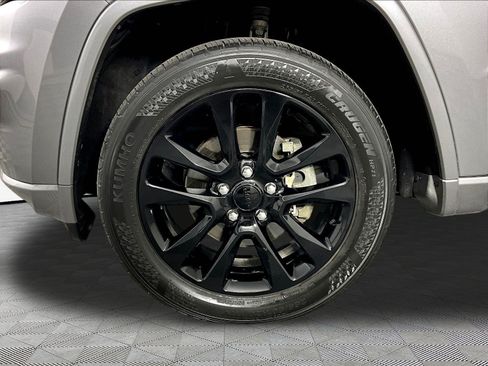 Used 2018 Jeep Grand Cherokee Altitude AWD/4WD image 33