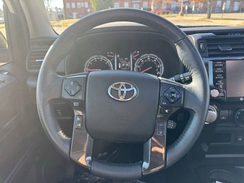 Used 2020 Toyota 4Runner SR5 image 22