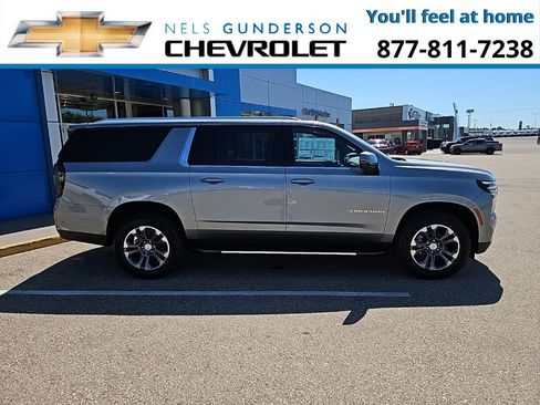 New 2025 Chevrolet Suburban LT w/ Advanced Technology Package image 8