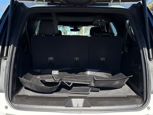 Used 2021 Chevrolet Suburban LT w/ LT Signature Package image 38