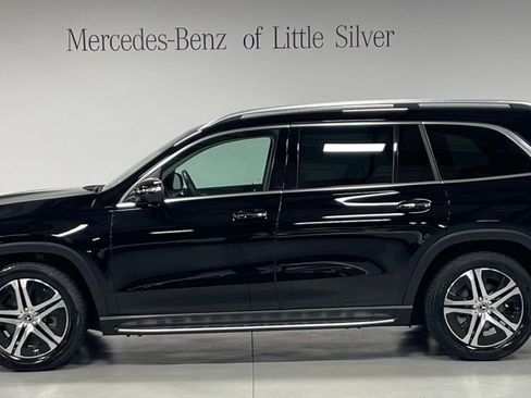 Used 2022 Mercedes-Benz GLS 450 4MATIC image 2