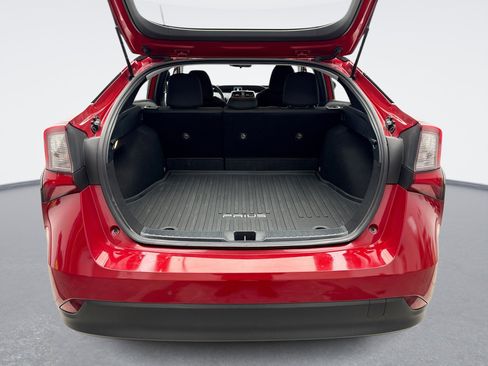 Used 2022 Toyota Prius LE image 20