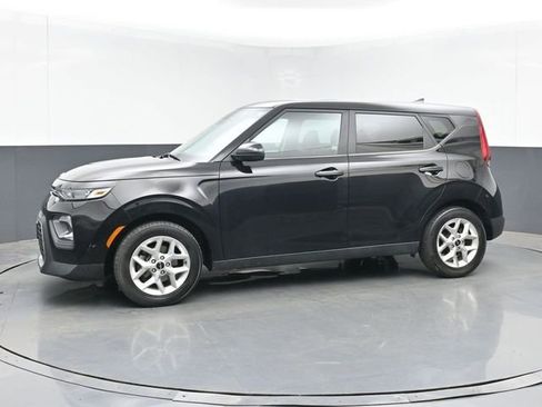 Used 2022 Kia Soul LX w/ Technology Package image 11