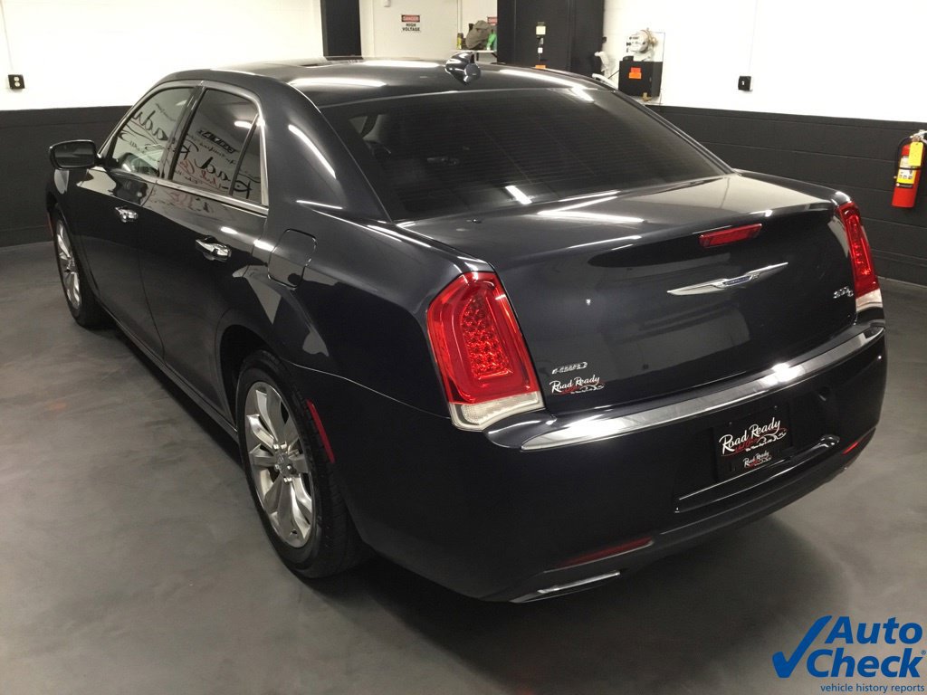 Used 2017 Chrysler 300 C AWD/4WD image 7