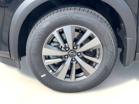 New 2025 Nissan Pathfinder SL image 12