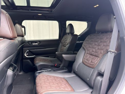 Certified 2025 Nissan Armada Platinum Reserve AWD/4WD image 12