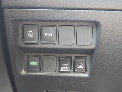 Used 2016 Nissan Rogue S AWD/4WD image 5