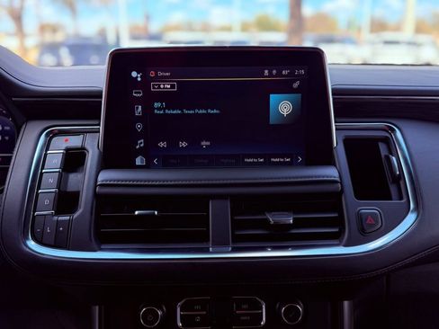 Used 2024 Chevrolet Suburban LT image 12