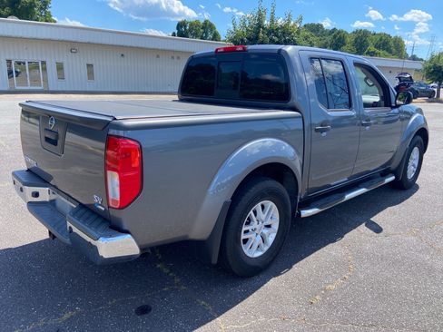 Used 2018 Nissan Frontier SV w/ Value Truck Package RWD image 5