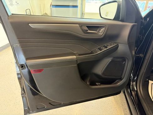 Used 2023 Ford Escape Active w/ Tech Pack #1 AWD/4WD image 45