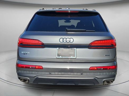Used 2025 Audi Q7 2.0T Premium w/ Convenience Plus Package image 6