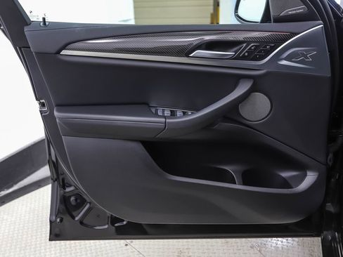 Certified 2023 BMW X4 M40i w/ Premium Package image 9