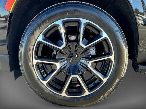 Used 2024 Chevrolet Tahoe RST w/ Sport Performance Package image 8