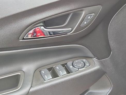 Used 2024 Chevrolet Equinox LT FWD image 22