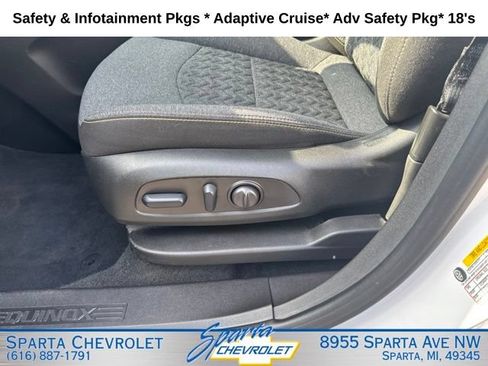 Used 2024 Chevrolet Equinox LT FWD image 14