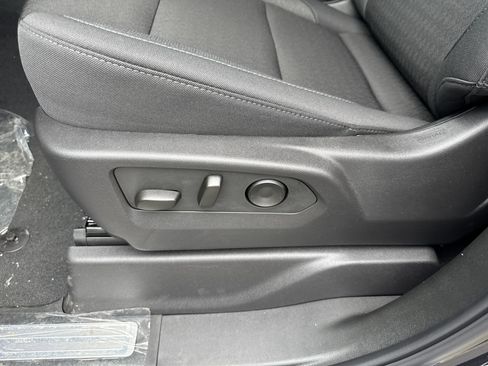 New 2025 GMC Sierra 1500 SLE w/ Preferred Package image 14